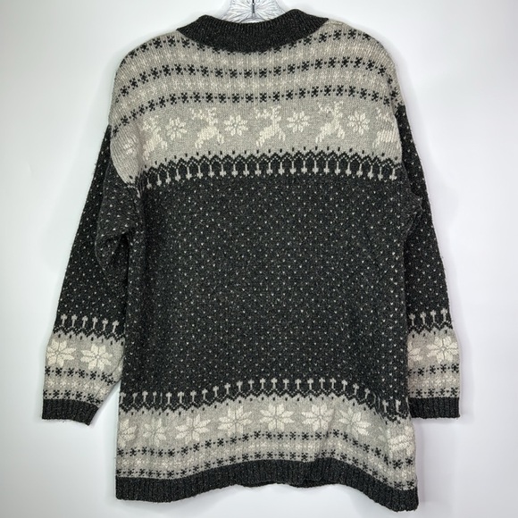 Summit Hill Gray Full Zip Reindeer Snowflake Sweater Size Large - Picture 4 of 8
